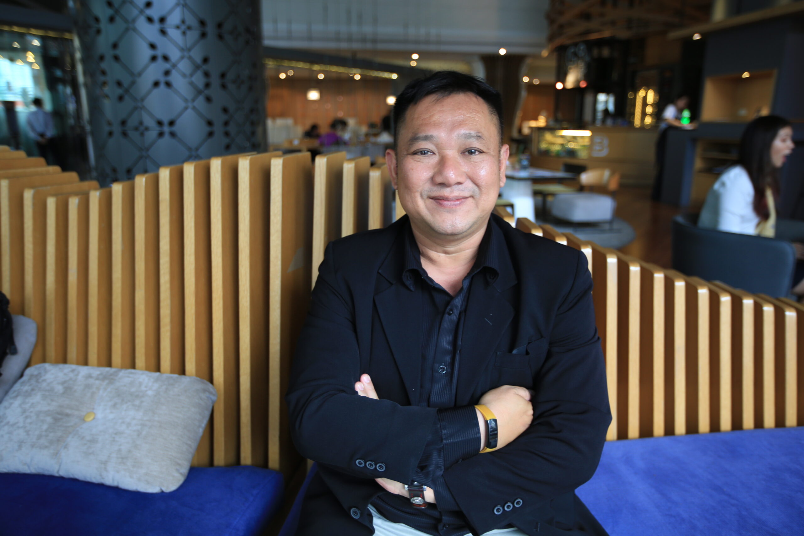 มิลินทร์ วีระรัตนโรจน์