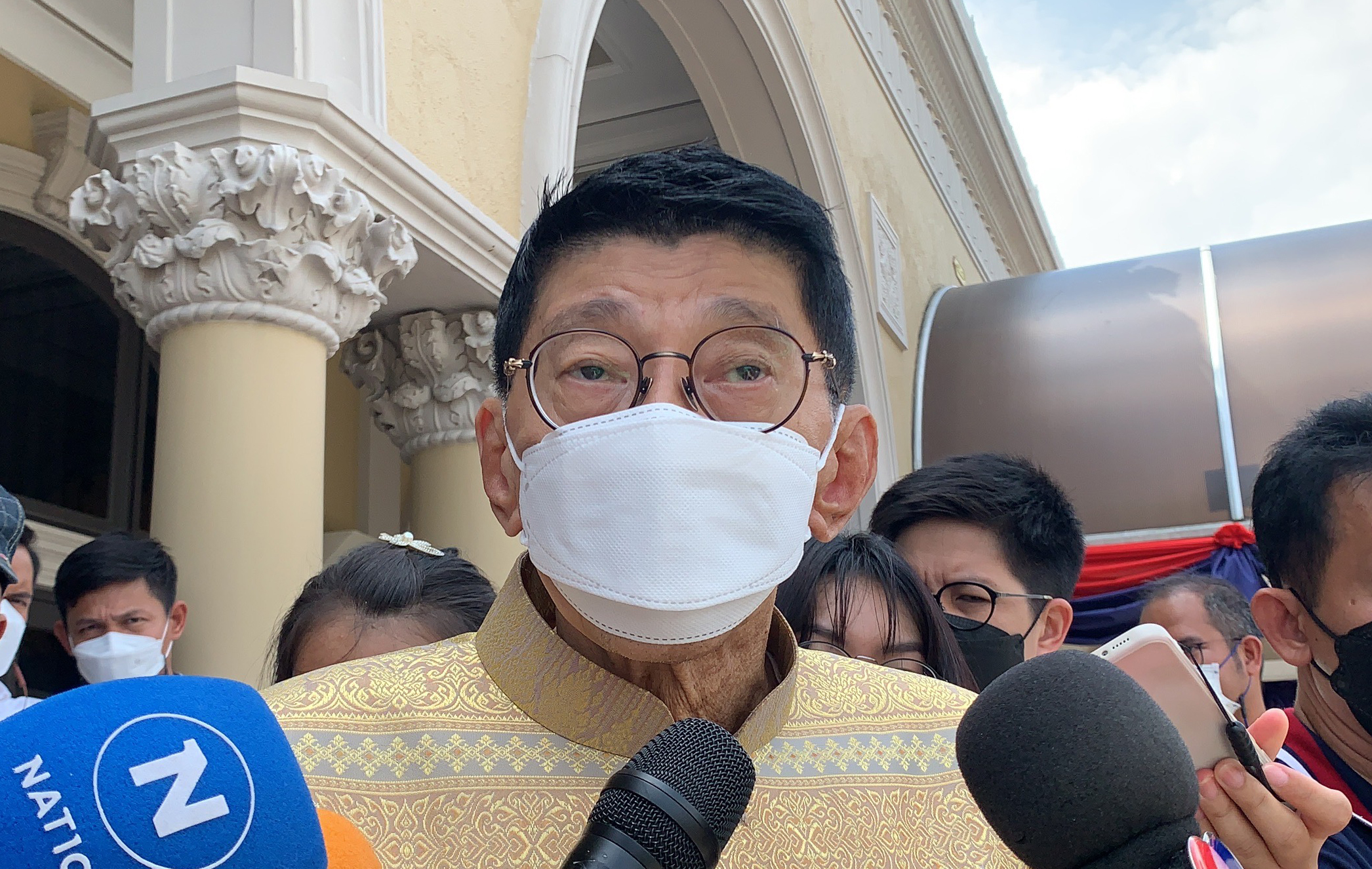 วิษณุ เชิญนักวิชาการ-หน่วยงานเกี่ยวข้อง ถกรับมือกัญชาพ้นบัญชียาเสพติด