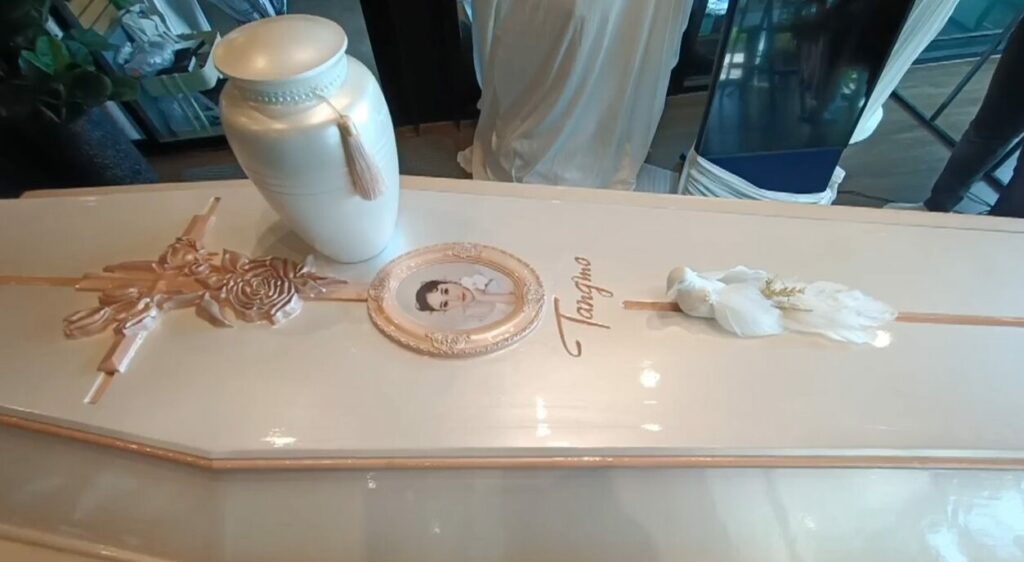 โลงศพ เคลื่อนศพ แตงโม