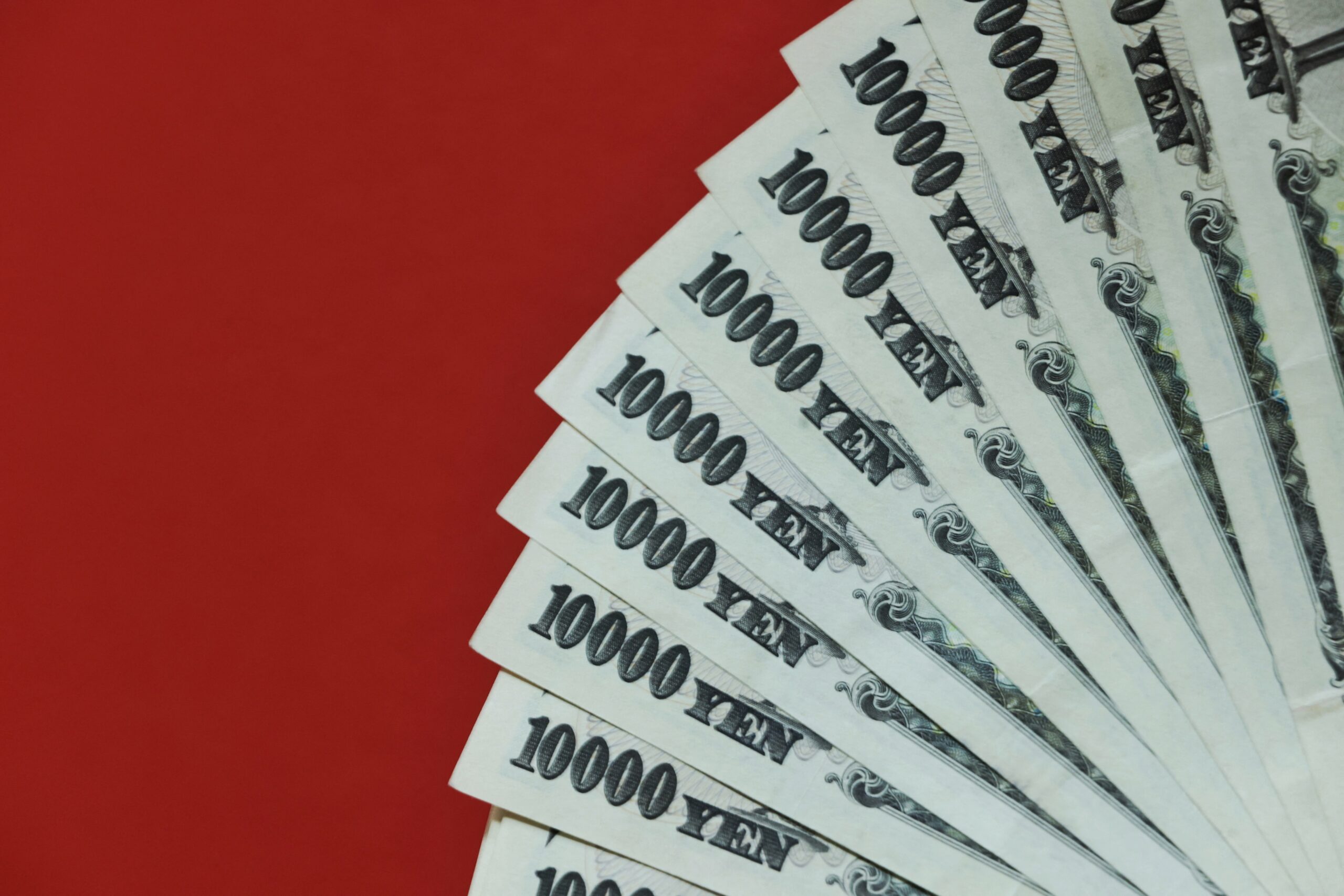 รัฐบาล-ธนาคารกลางญี่ปุ่น กังวล เงินเยนแตะระดับต่ำสุดในรอบ 20 ปี
