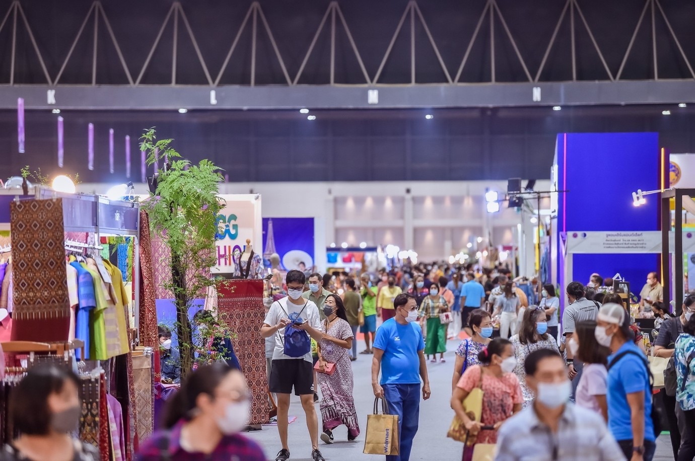 “OTOP Midyear 2022” 7วันยอดทะลุเกิน 400 ล้านบาท กระจายรายได้สู่ชุมชน คุมเข้มมาตรการป้องกันโควิด-19