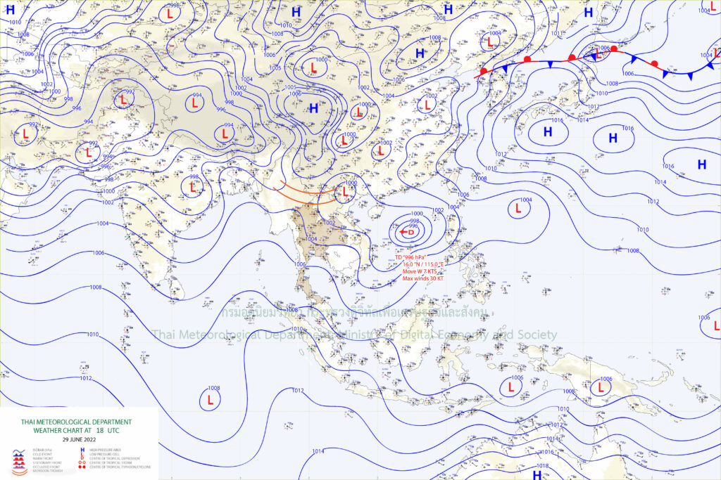 แผนที่อากาศผิวพื้นวันที่ 30 มิถุนายน 2565 เวลา 01.00 น. ร่องมรสุมพาดผ่านภาคเหนือตอนบนและประเทศลาวตอนบน เข้าสู่หย่อมความกดอากาศต่ำที่ปกคลุมประเทศเวียดนามตอนบน ส่วนพายุดีเปรสชั่นปกคลุมบริเวณทะเลจีนใต้ตอนบน