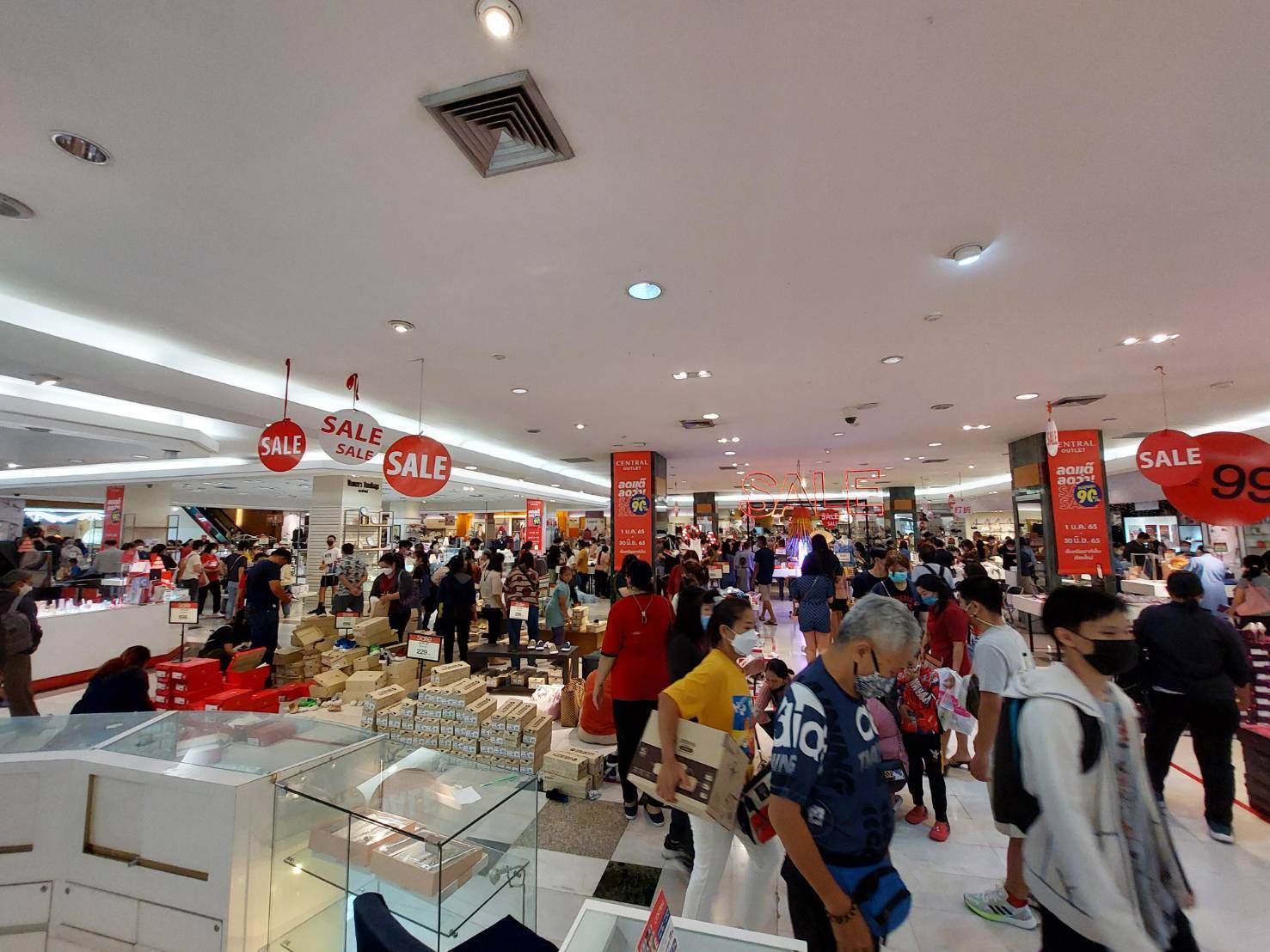 กาดสวนแก้ว เชียงใหม่ ปิด 1 ก.ค. ลดราคาสินค้า 90% คนแห่ช้อป