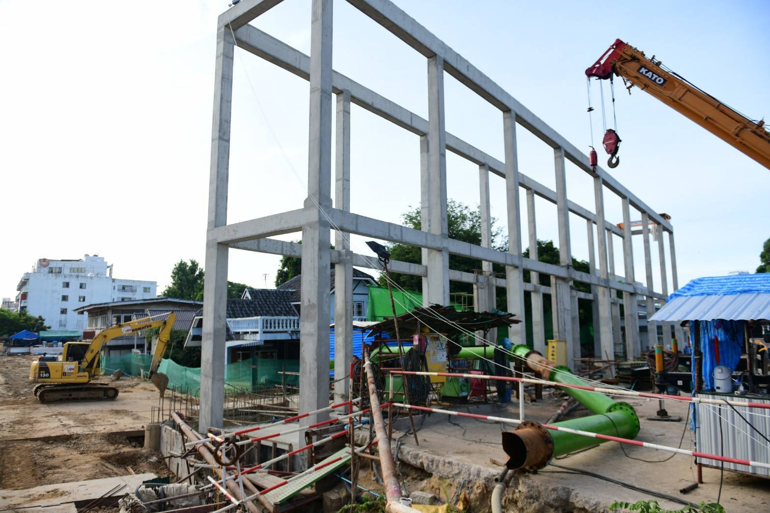 รองผู้ว่าฯ กทม. ตรวจการก่อสร้างอุโมงค์ระบายน้ำบึงหนองบอนทรุด