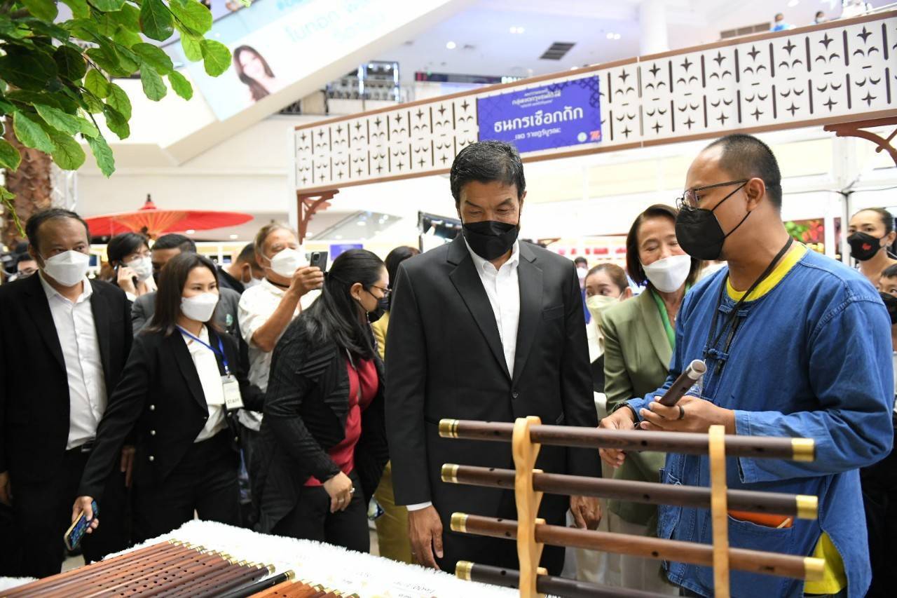 ชัชชาติ ชวนช้อปงานของดีกลุ่มเขตกรุงธนใต้ หวังกระตุ้นเศรษฐกิจ
