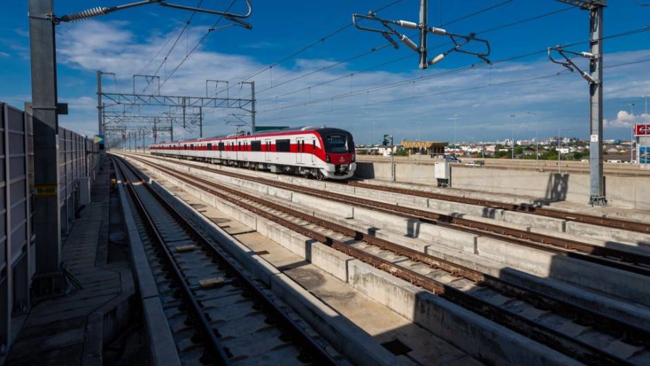 ศักดิ์สยาม เผย รถไฟฟ้าสายสีแดงส่วนต่อขยาย เตรียมเปิดประมูล ธ.ค. – ม.ค.