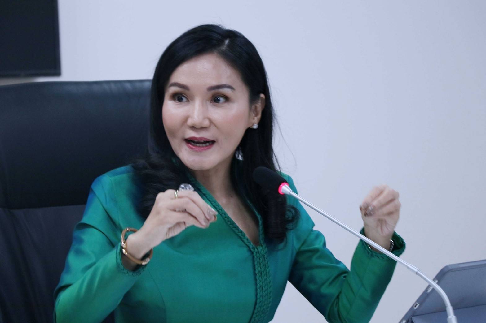 นฤมล หัวหน้าทีมนโยบายพลังประชารัฐ : ปฏิรูปเศรษฐกิจไทยต้องกล้ารื้อที่ราก