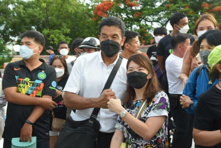 ชัชชาติ ร่วมงานดนตรีป่าช้าวัดดอน ชัชชาติ ร่วมงานดนตรีป่าช้าวัดดอน