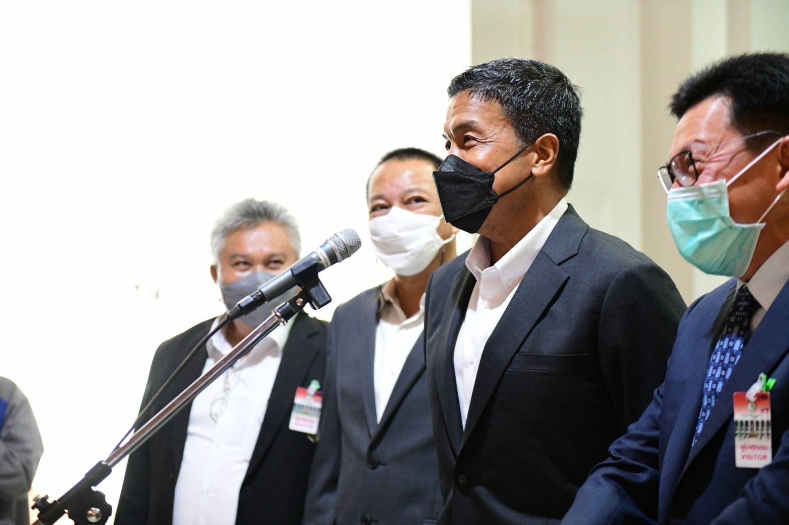 ชัชชาติ หารือสมาคมสันนิบาต เล็งเรียกร้องส่วนต่างการลดอัตราภาษีจากรัฐบาล
