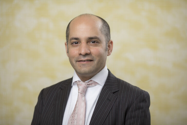 Ali Izadi-Najafabadi บลูมเบิร์กฯ