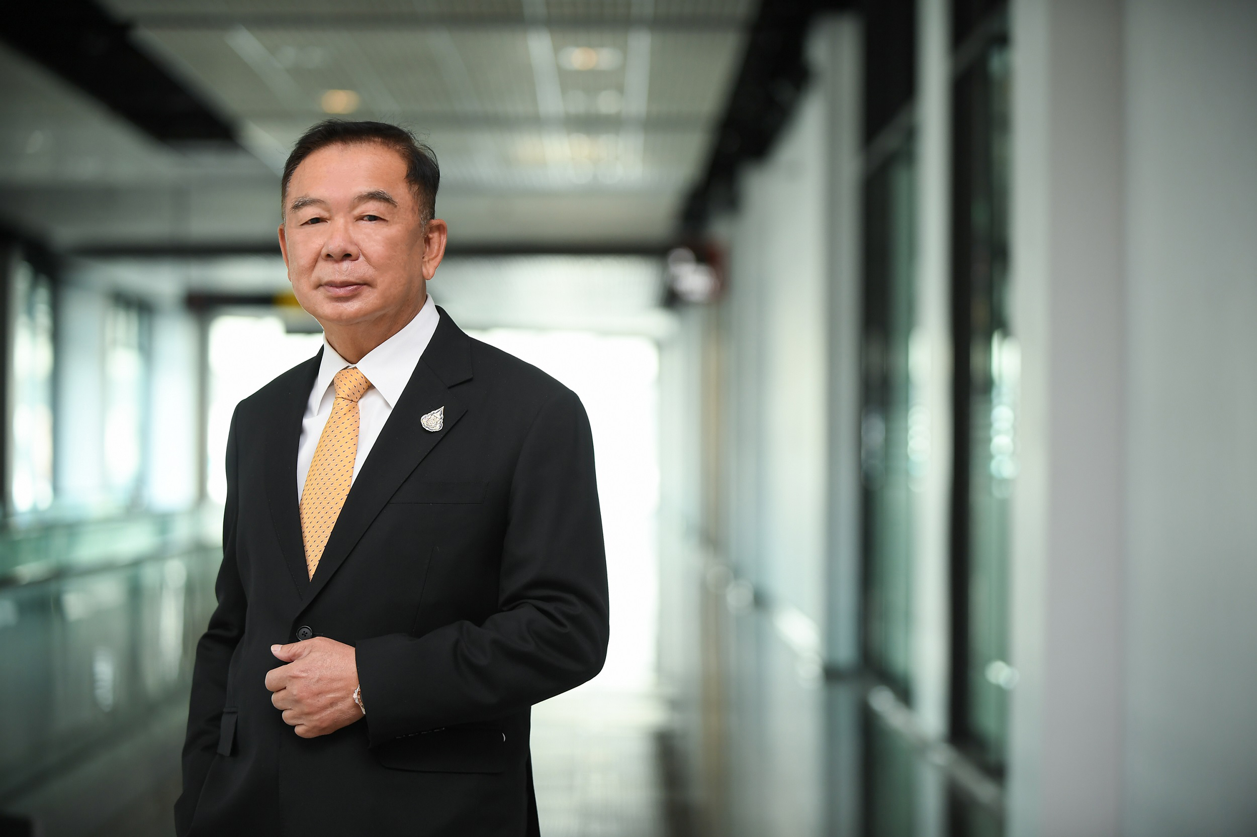 คุณพนม-ควรสถาพร