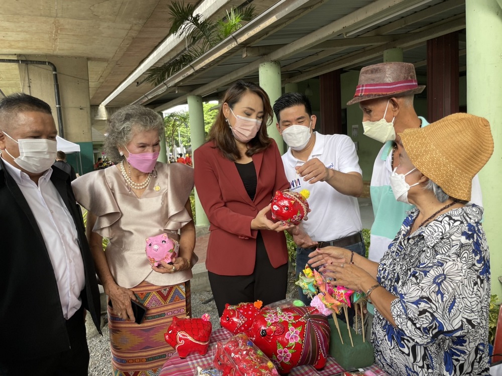 สานนโยบาย ชัชชาติ ส.ก.เพื่อไทย ผนึก กทม. ผุดตลาดนัดชุมชนย่านฝั่งธน