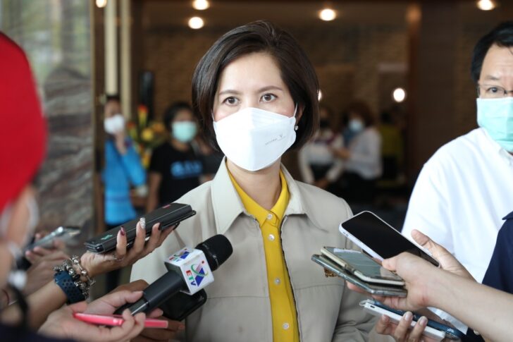 ตรีนุช เทียนทอง ตรีนุช เทียนทอง