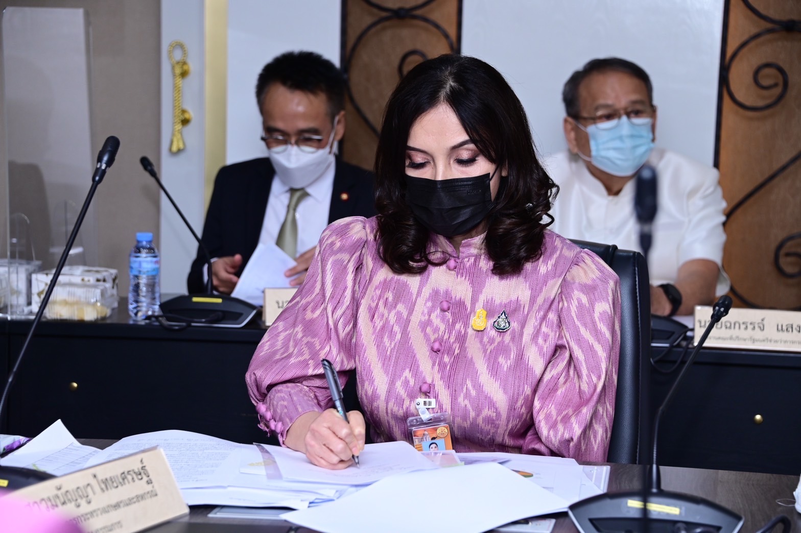 เร่งแก้ปัญหาทุจริตสหกรณ์ ถกนัดแรก “วิษณุ” มอบแนวทาง “มนัญญา” ลุย