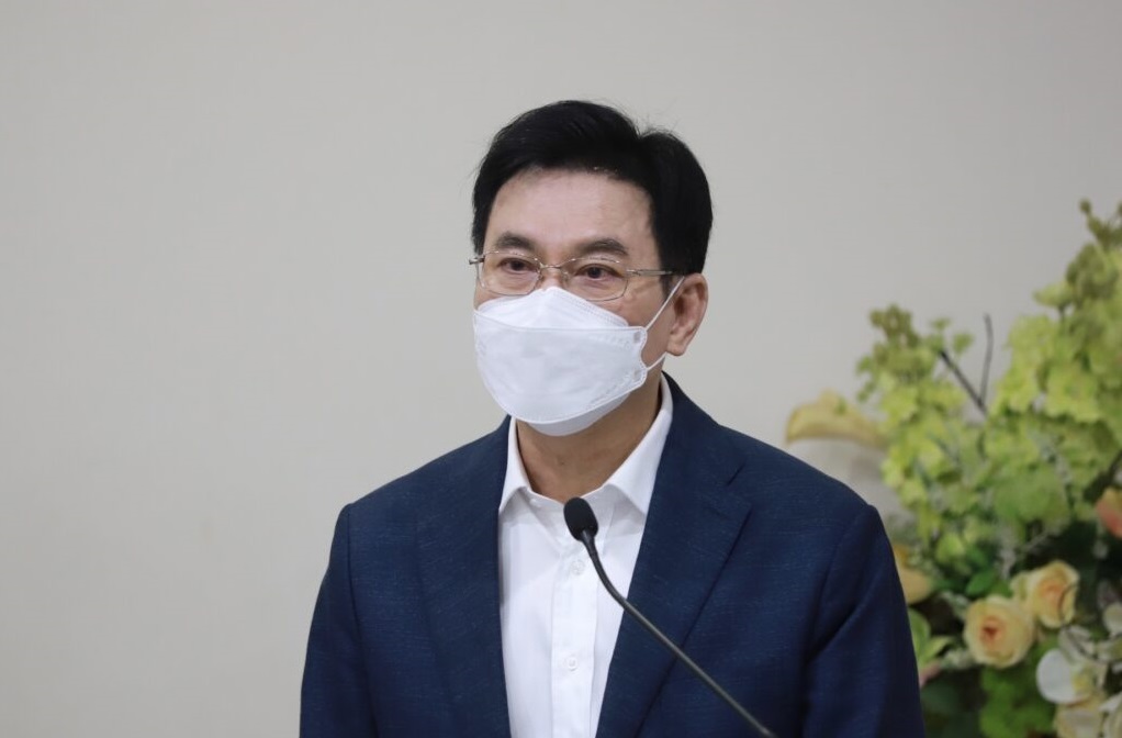 จุรินทร์ ปัดตอบ “ค่ากลั่นน้ำมัน” กระทรวงพลังงานมีกฎหมายเฉพาะดูแล