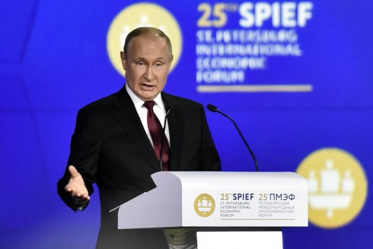 RUSSIA-ECONOMY-POLITICS-SPIEF ปูตินฟาดอีก