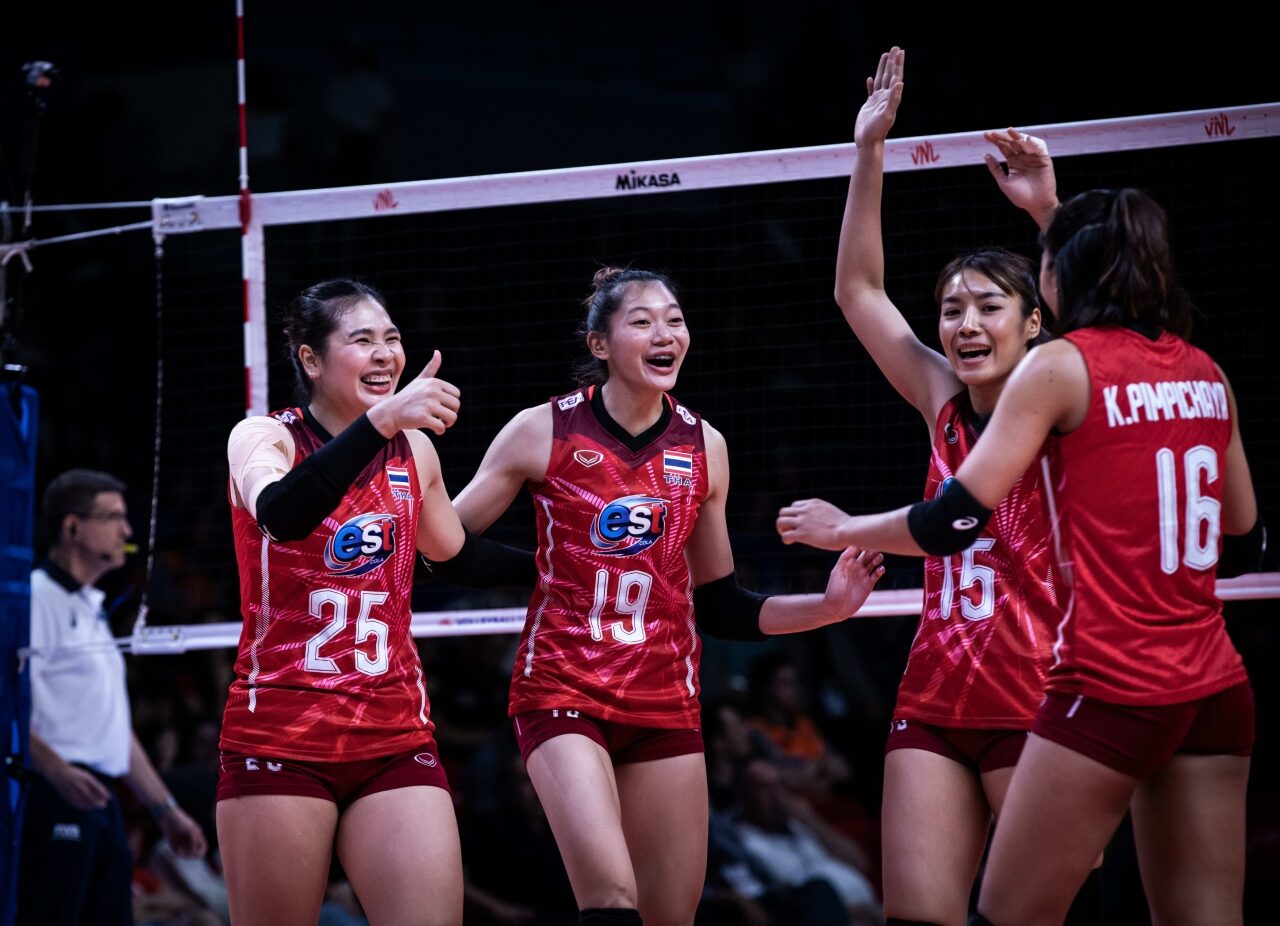 วอลเลย์บอลสาวไทย ตบพลิกแซงชนะ จีน เบอร์ 2 ของโลกสุดมัน 3-2 เซต