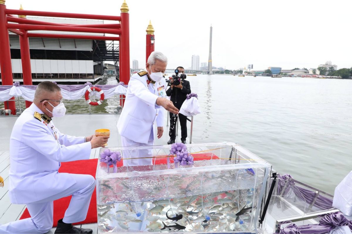 โปรดเกล้าฯให้ประธานองคมนตรี เป็นผู้แทนพระองค์ บำเพ็ญพระราชกุศล วันเฉลิมพระชนมพรรษา พระราชินี