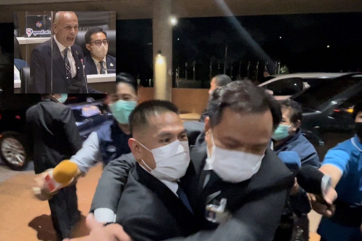 วราวุธ-อนุทิน สวมกอดโชว์ หลังชาดาตบหน้าณัฐวุฒิ กลางสภา