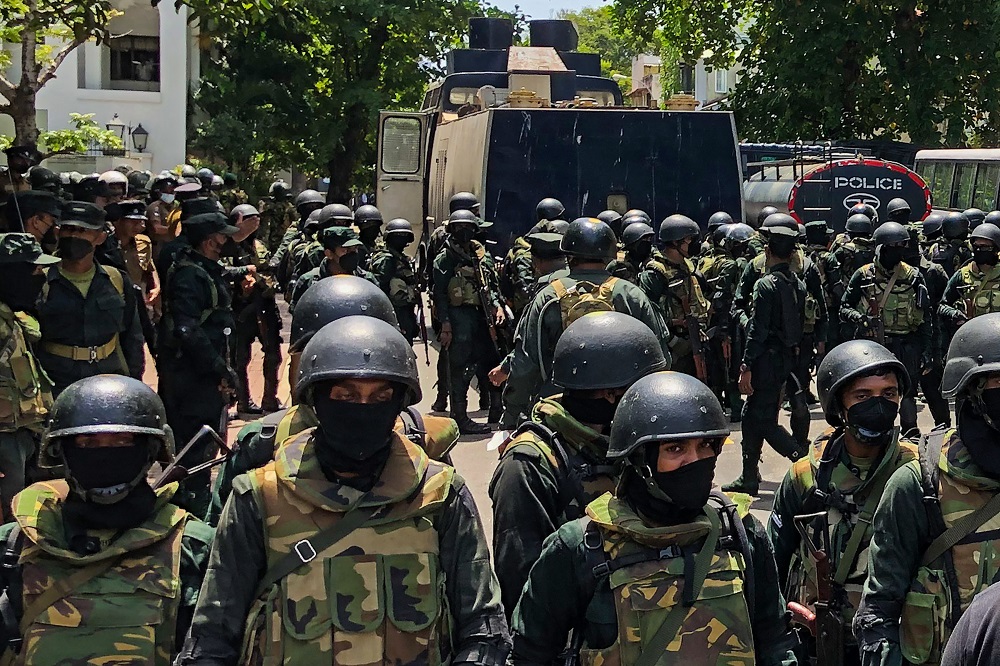 ศรีลังกา ประกาศภาวะฉุกเฉินทั่วประเทศ พร้อมเคอร์ฟิวทันที