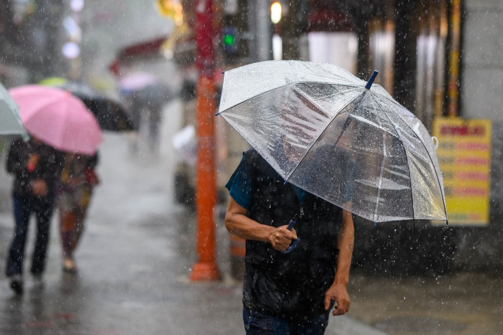 กรมอุตุฯออกประกาศเตือน ฉบับที่ 9 ฝนตกหนักถึงหนักมาก เสี่ยงท่วมฉับพลัน
