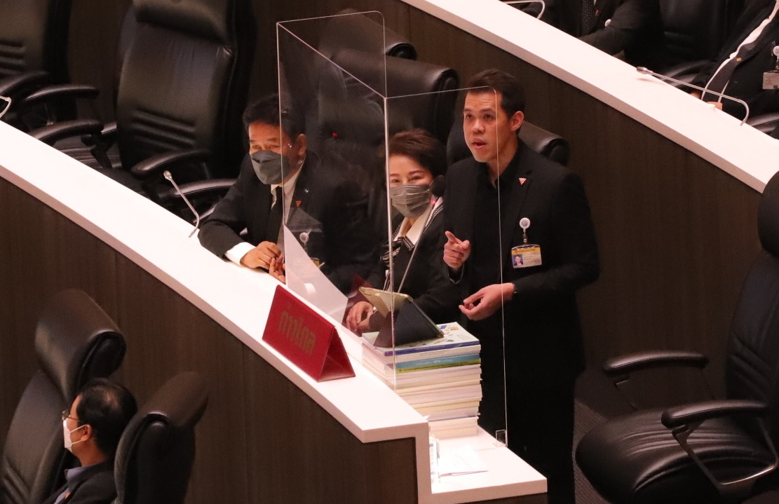 ฝ่ายค้าน ถล่ม ศักดิ์สยาม ซุกหุ้น ใช้นอมินีถือหุ้นเอกชน รับงานคมนาคม