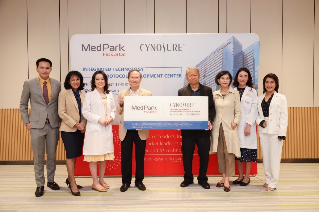 “รพ.เมดพาร์ค” ผนึกกำลัง “CYNOSURE” ยกระดับการให้บริการด้วยเทคโนโลยีทันสมัย  เปิดศูนย์บูรณาการความรู้ วิจัยและคิดค้นโปรโตคอลแห่งแรกในไทยและเอเชียอาคเนย์