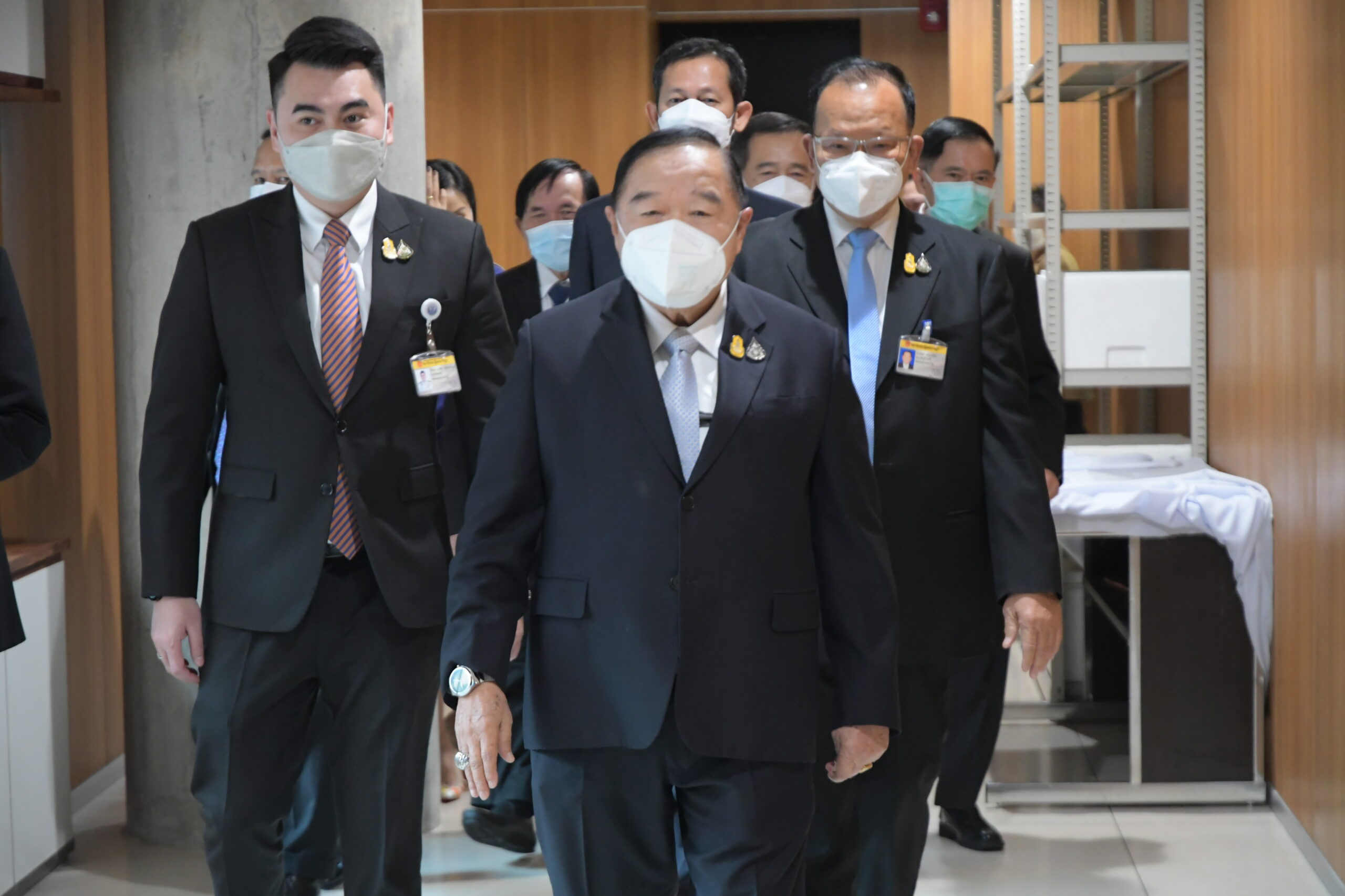 สลายกลุ่ม 16 หลังศึกซักฟอก พิเชษฐเผย “บิ๊กป้อม” ขอพอได้แล้ว