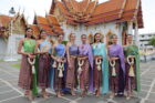 MUT 2022 : 30 สาวงาม ใส่ชุดไทยสุดสง่า ตักบาตรขอพรเสริมสิริมงคล