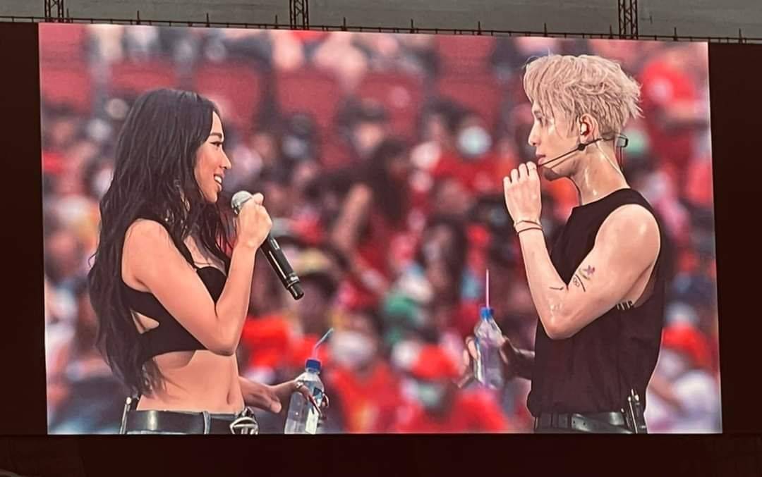 มิลลิ โพสต์ภาพคู่ แจ็คสัน หวัง หลังจบโชว์ ในศึกแดงเดือด