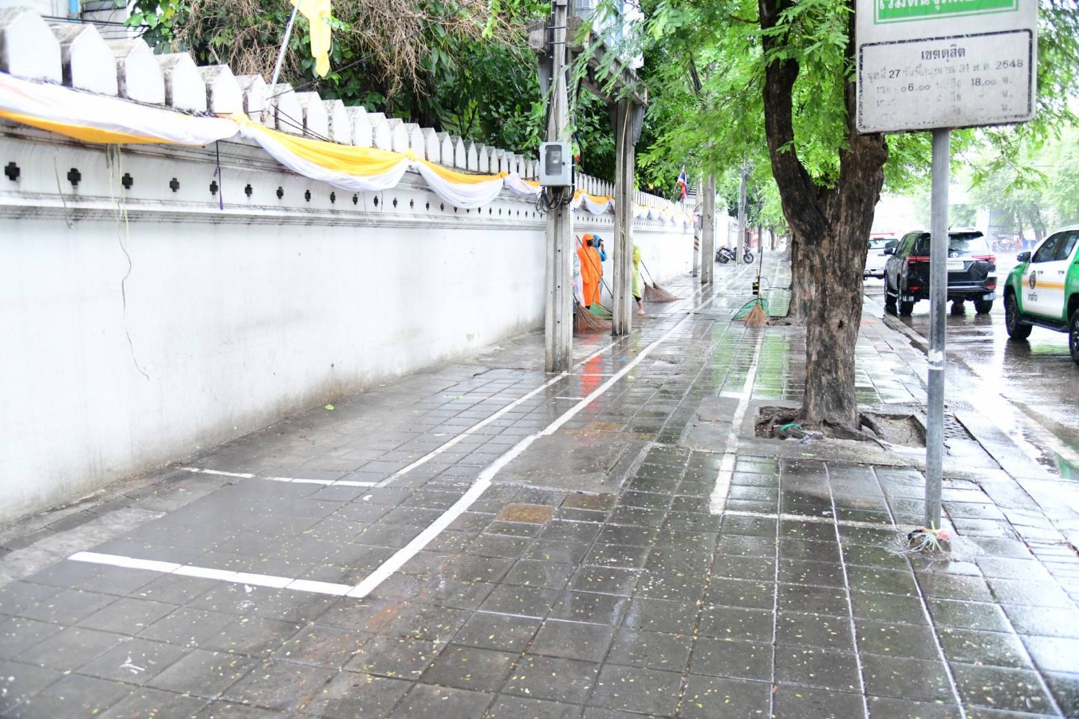 กทม.ตรวจจุดหาบเร่แผงลอย 8 จุดย่านดุสิต ฝ่าฝืนเกณฑ์หยุดขาย 1 เดือน