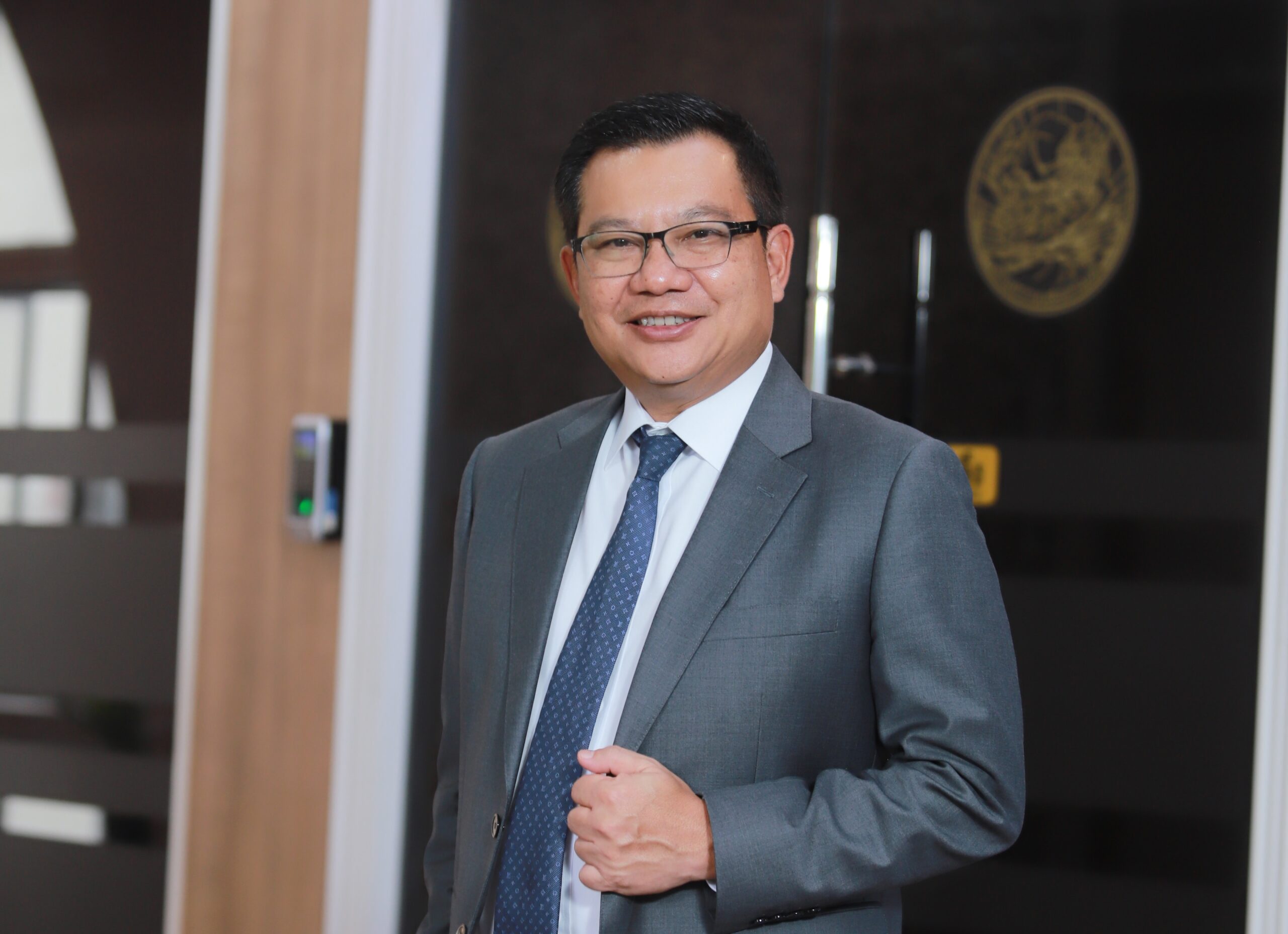 จิรุตม์ วิศาลจิตร