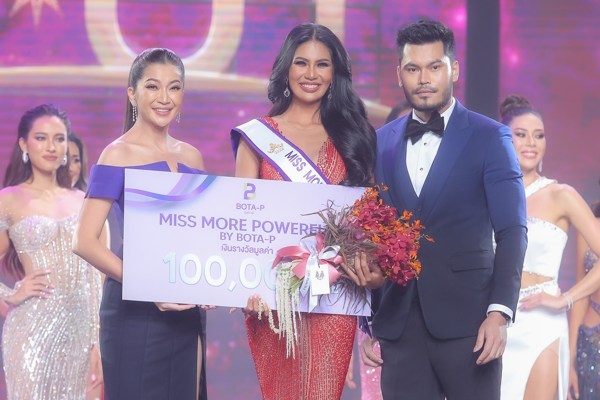 รางวัล MISS MORE POWERFUL BY POTA-P เงินรางวัล 100,000 บาท MUT18 อาย-กัญญาลักษณ์ หนูแก้ว