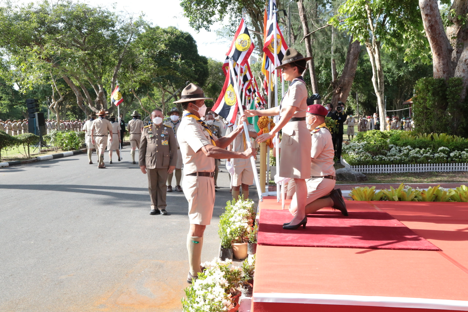 เจ้าฟ้าพัชรกิติยาภา เสด็จแทนพระองค์ พระราชทานธงคณะลูกเสือแห่งชาติ