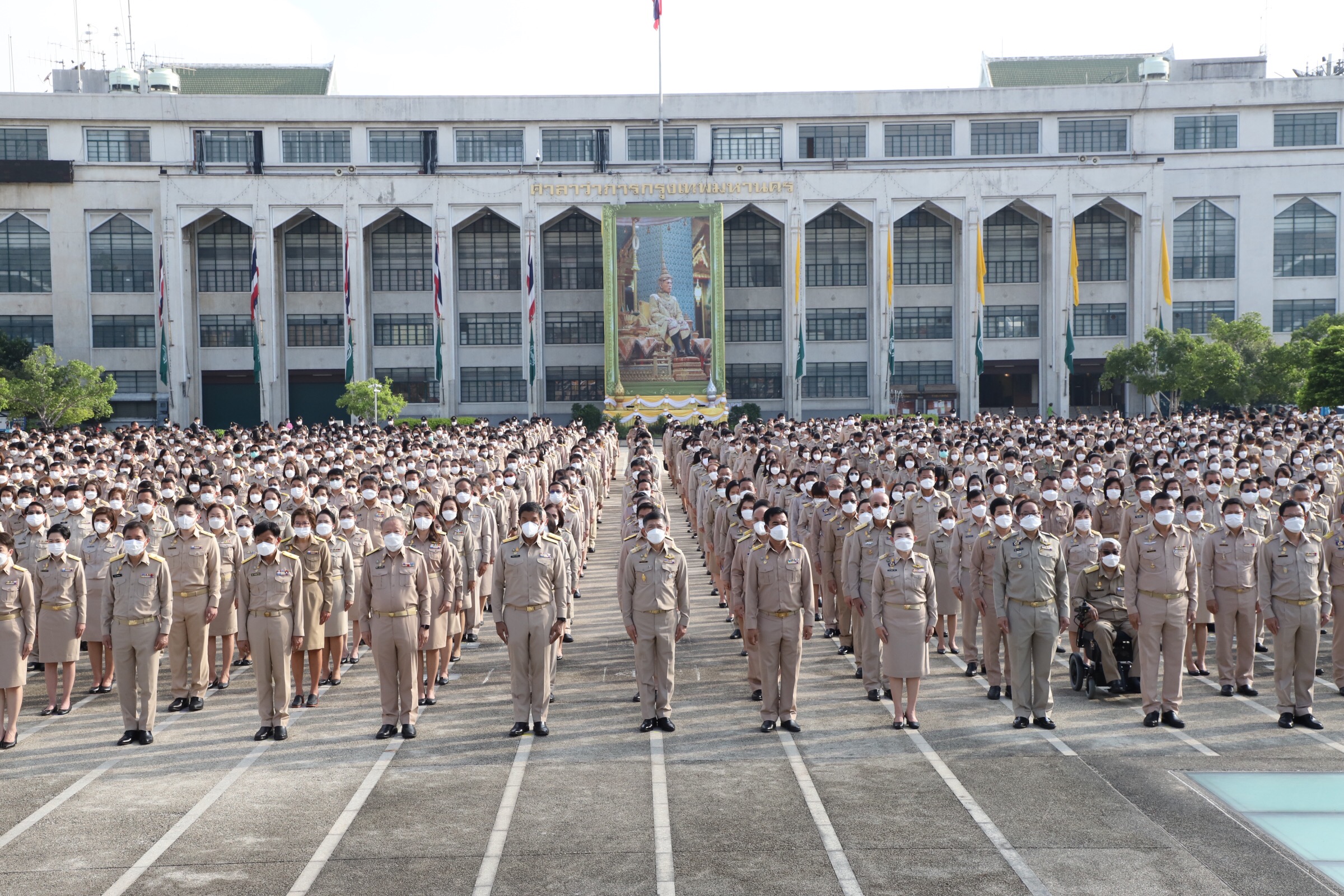 ชัชชาติถวายสัตย์ปฏิญาณ (1)