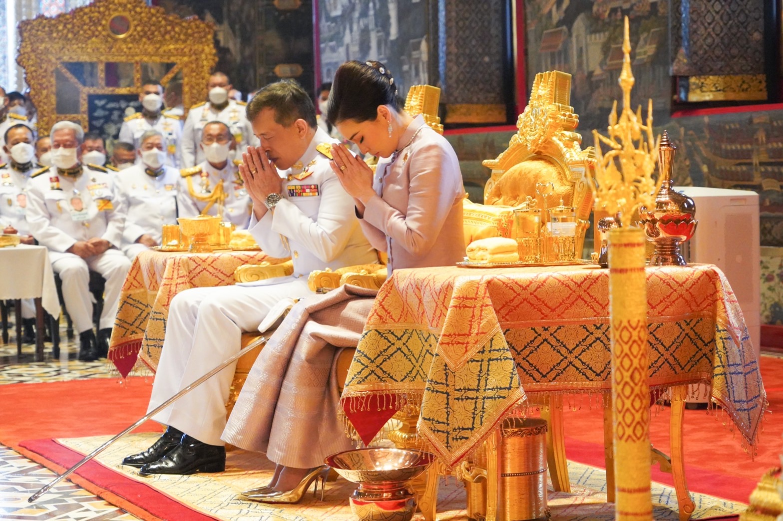 ในหลวง พระราชินี ทรงบำเพ็ญพระราชกุศล เนื่องในวันอาสาฬหบูชา 2565