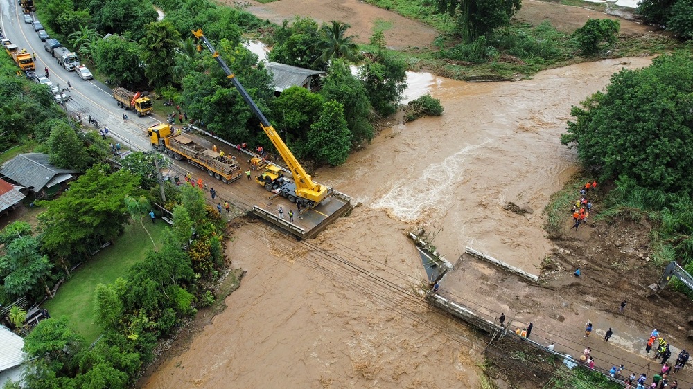 กรมทางหลวง ติดตั้งสะพานเบลี่ย์แก้ทางขาด แม่ฮ่องสอน เปิดสัญจรปกติ