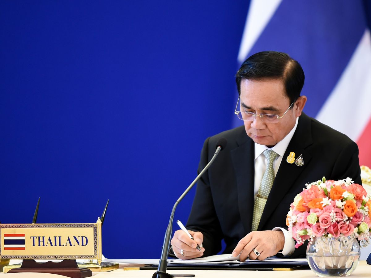 ประยุทธ์ เซ็นคำสั่งแต่งตั้ง 10 รัฐมนตรี แก้วิกฤตน้ำมัน สินค้าแพง