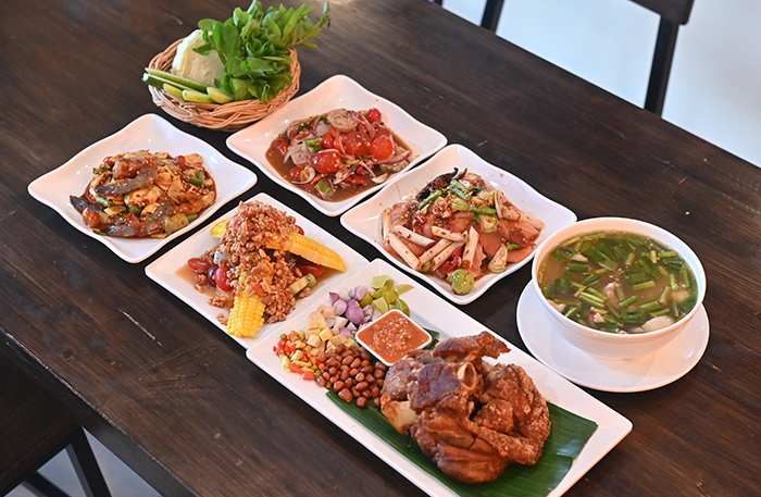 ตำลอกอ ร้านส้มตำ ตำลอกอ ร้านส้มตำ