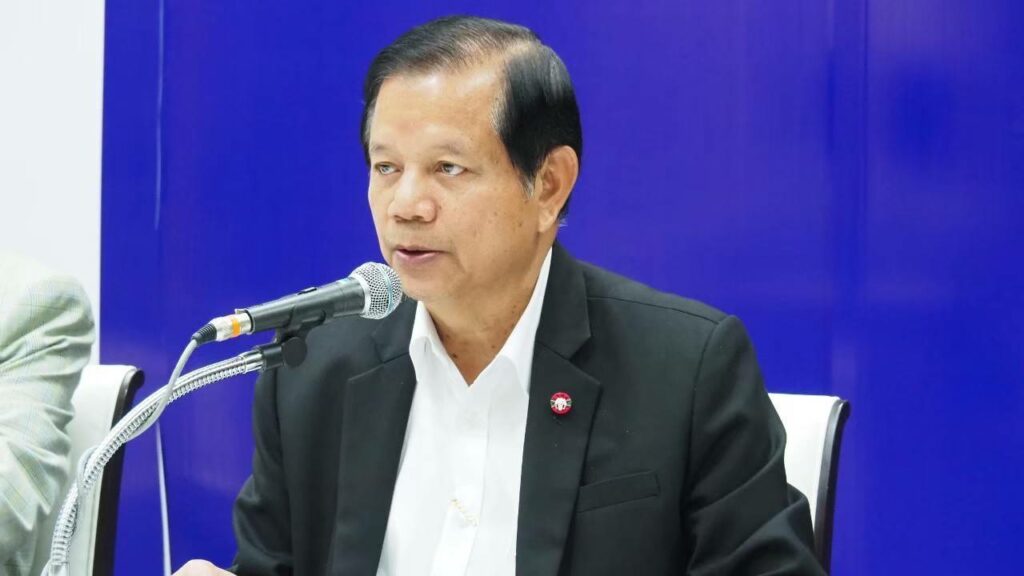 ชวลิต จ่อชง กมธ.กฎหมาย เรียก อนุพงษ์ แจงปมให้ต่างชาติถือครองที่ดิน