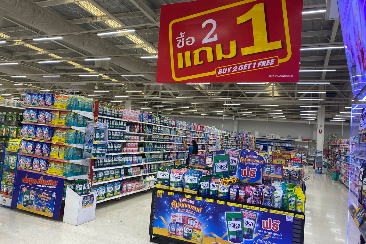 ลดราคาเกลื่อนเชลฟ์ กุญแจเพิ่มกำลังซื้อ ปลุกจับจ่าย
