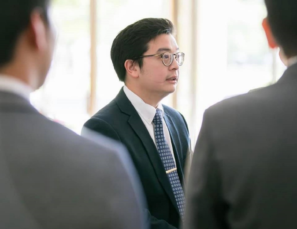 เอกลาภ ยิ้มวิไล