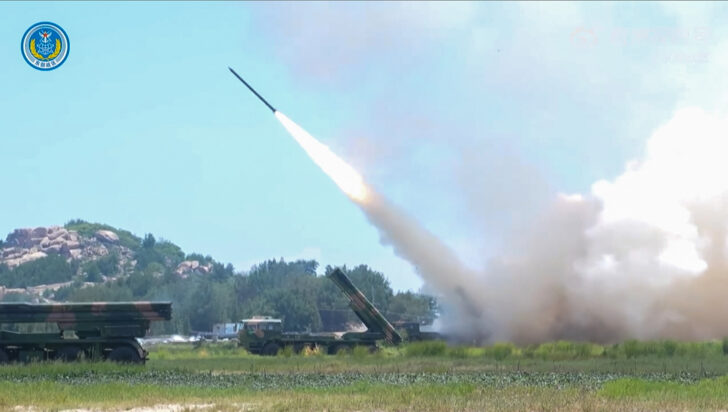 CHINA-TAIWAN-US-MILITARY-DIPLOMACY ญี่ปุ่นโวย จีนยิงขีปนาวุธเข้าเขตเศรษฐกิจจำเพาะ ระหว่างซ้อมรบรอบไต้หวัน