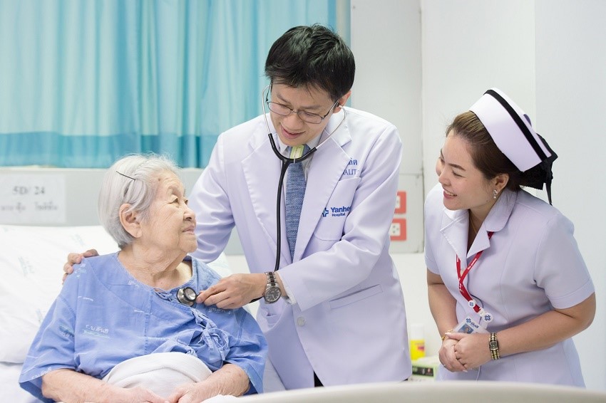 “ยันฮี” ตั้งรับแรงปะทะ “สังคมผู้สูงวัย” ชูศักยภาพ “ศูนย์ดูแลผู้สูงอายุยันฮี” แบบองค์รวม ใส่ใจดุจญาติมิตร อุ่นใจใกล้ชิดแพทย์ ด้วยประสบการณ์กว่า 20 ปี   