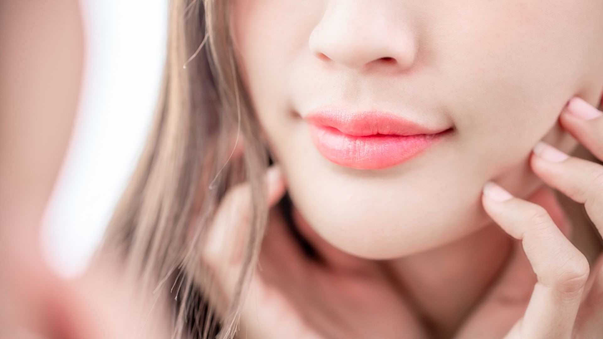 แก้ทรงริมฝีปากให้ดูสวยหวาน ด้วยเทคนิคตัดปากกระจับ