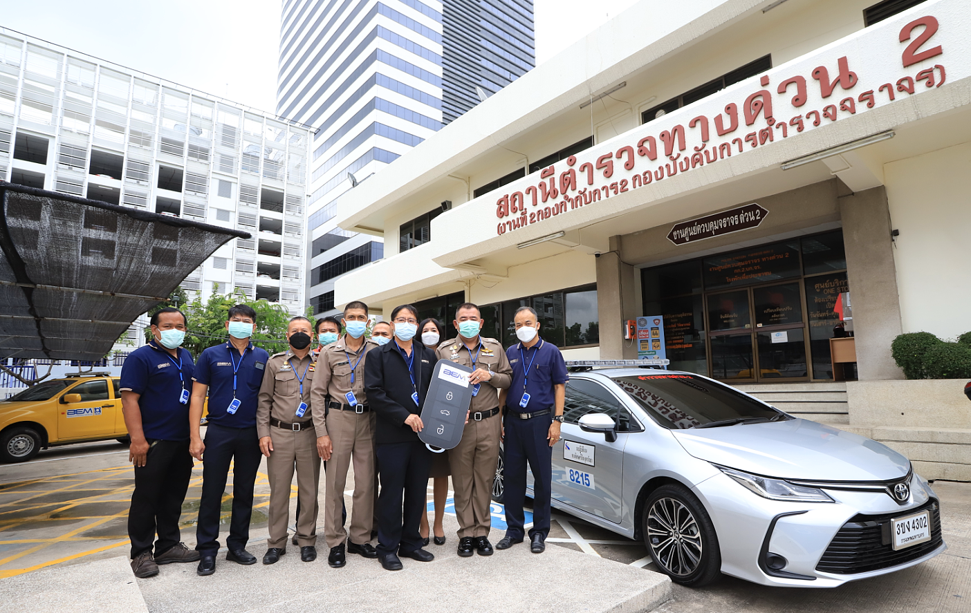 BEM มอบรถยนต์ แก่ สน.ทางด่วน 2 เพื่ออำนวยความสะดวกและความปลอดภัยแก่ผู้ใช้ทาง
