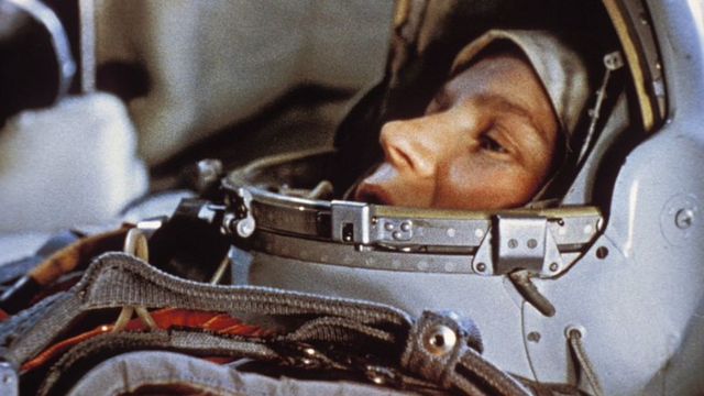 ในปี 1963 วาเลนตีนา เตเรชโควา ของรัสเซีย เป็นผู้หญิงคนแรกที่ได้เดินทางไปอวกาศ