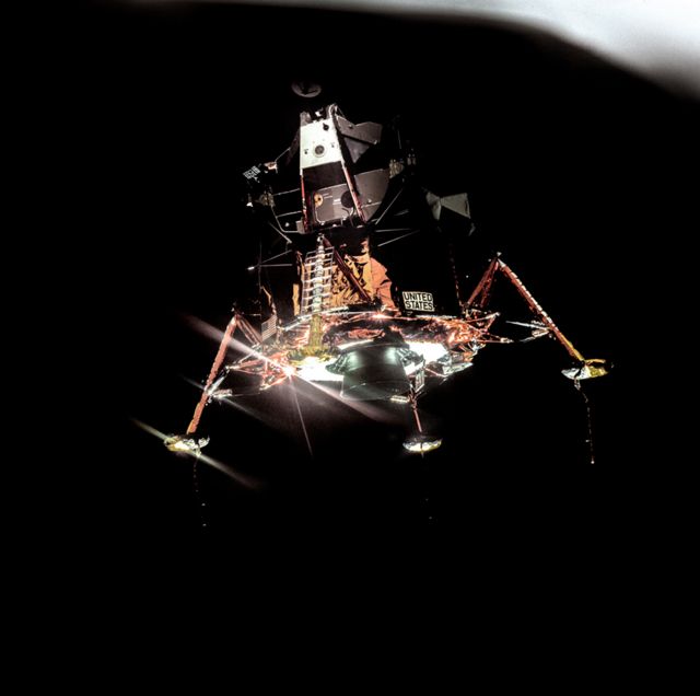 ยานอวกาศเดินทางไปดวงจันทร์
