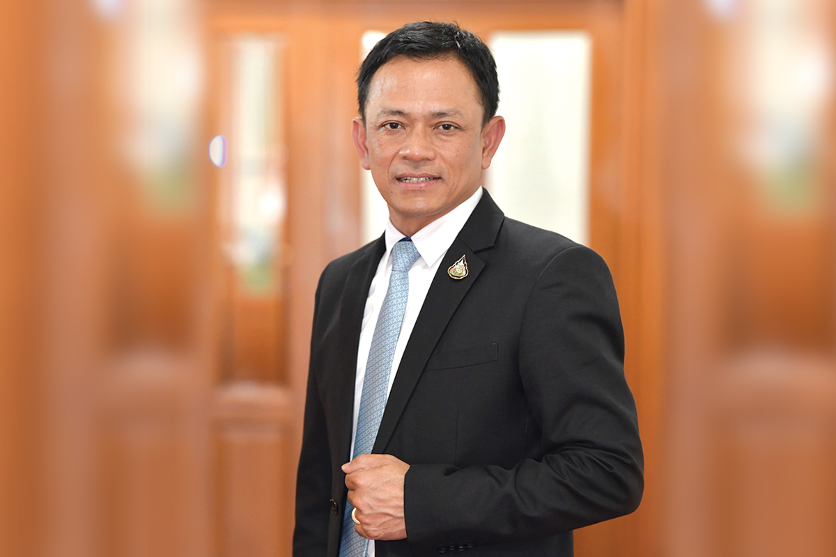 อธิคุณ คงมี