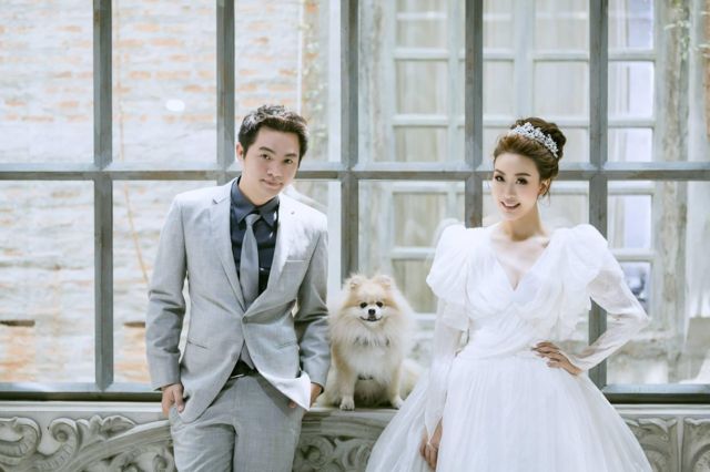 ปริษา พจนธรรม ครอบครัว และสุนัข